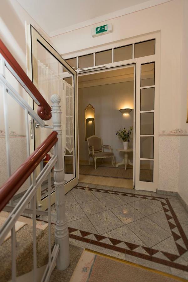 Hotel Burghof Hof  Ngoại thất bức ảnh