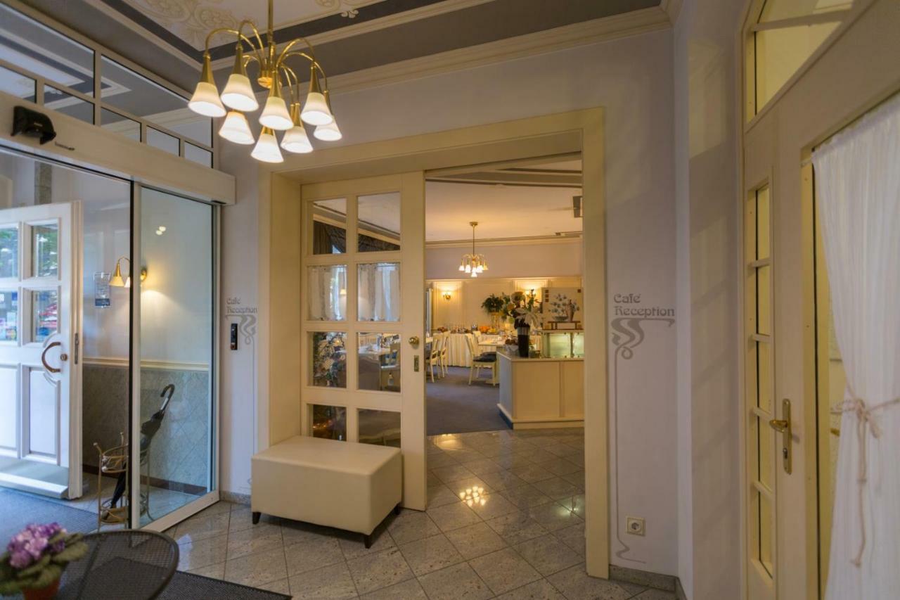Hotel Burghof Hof  Ngoại thất bức ảnh