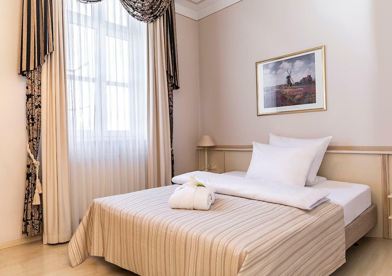 Hotel Burghof Hof  Ngoại thất bức ảnh